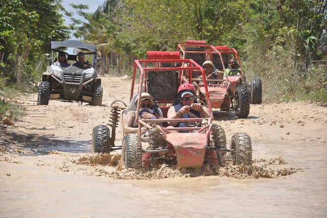 🚨 Aventura en Buggies por Punta Cana + Playa Macao, Cueva Taína y Sabores Locales 🌴🔥