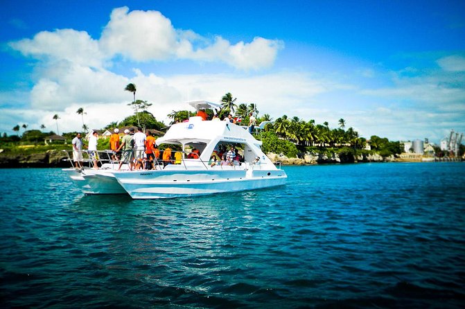 🐠 Isla Catalina: Snorkel, Playa Virgen y Almuerzo Incluido – ¡Tu día perfecto en el Caribe! 🏝️🌊